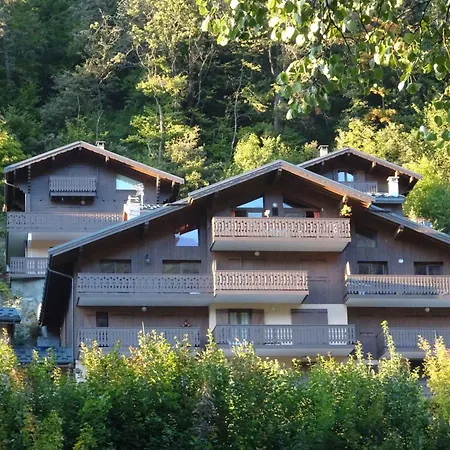 Chaleureux Avec Balcon Sud à - Fr-1-464-13 *